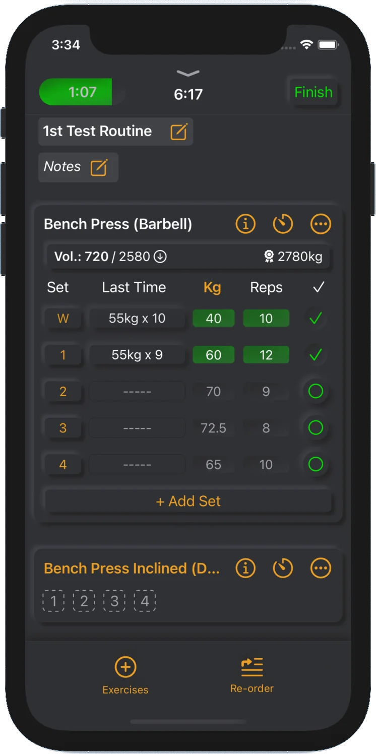 The same workout screen in dark mode